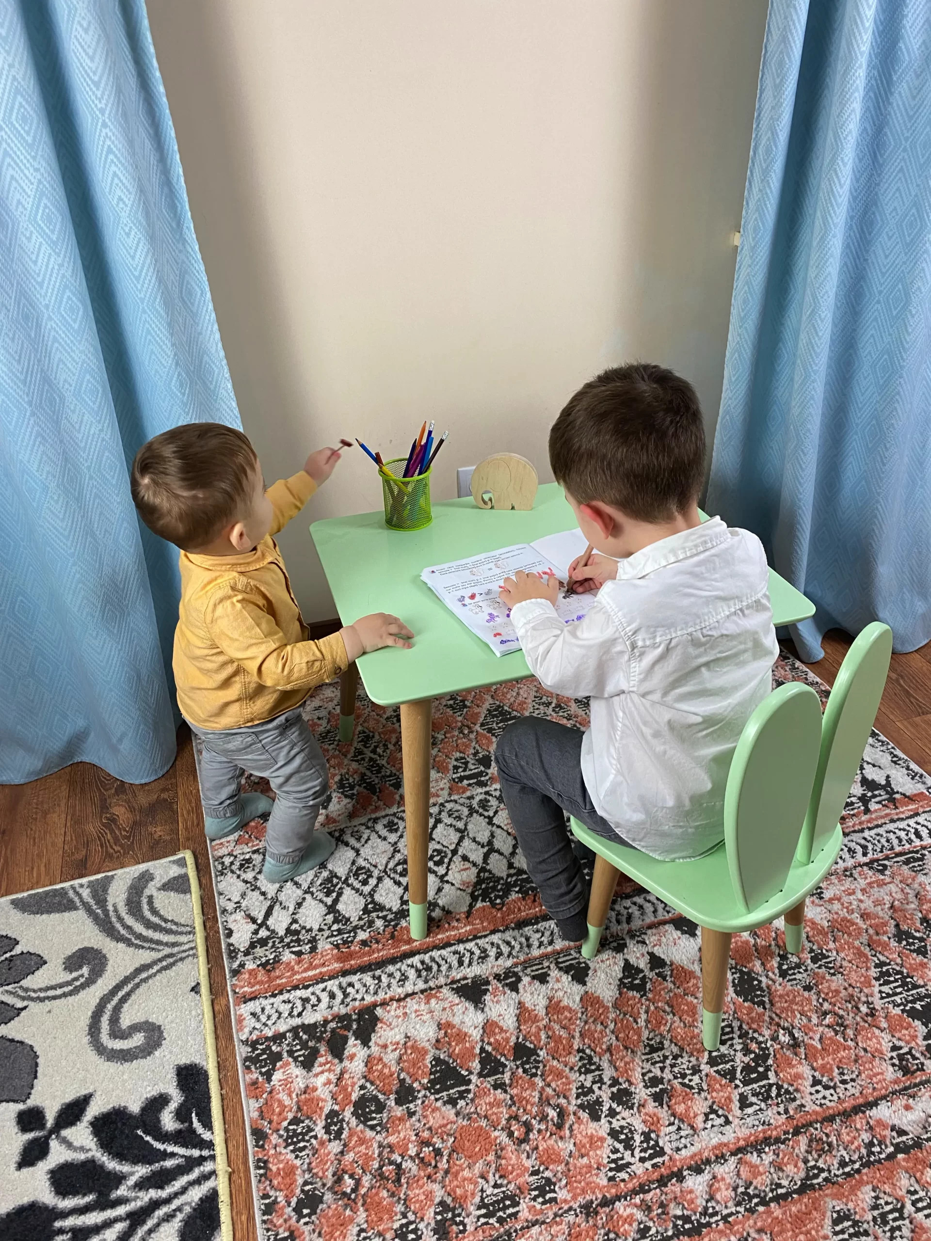 Măsuță Dreptunghiulară Con cu ciorapi