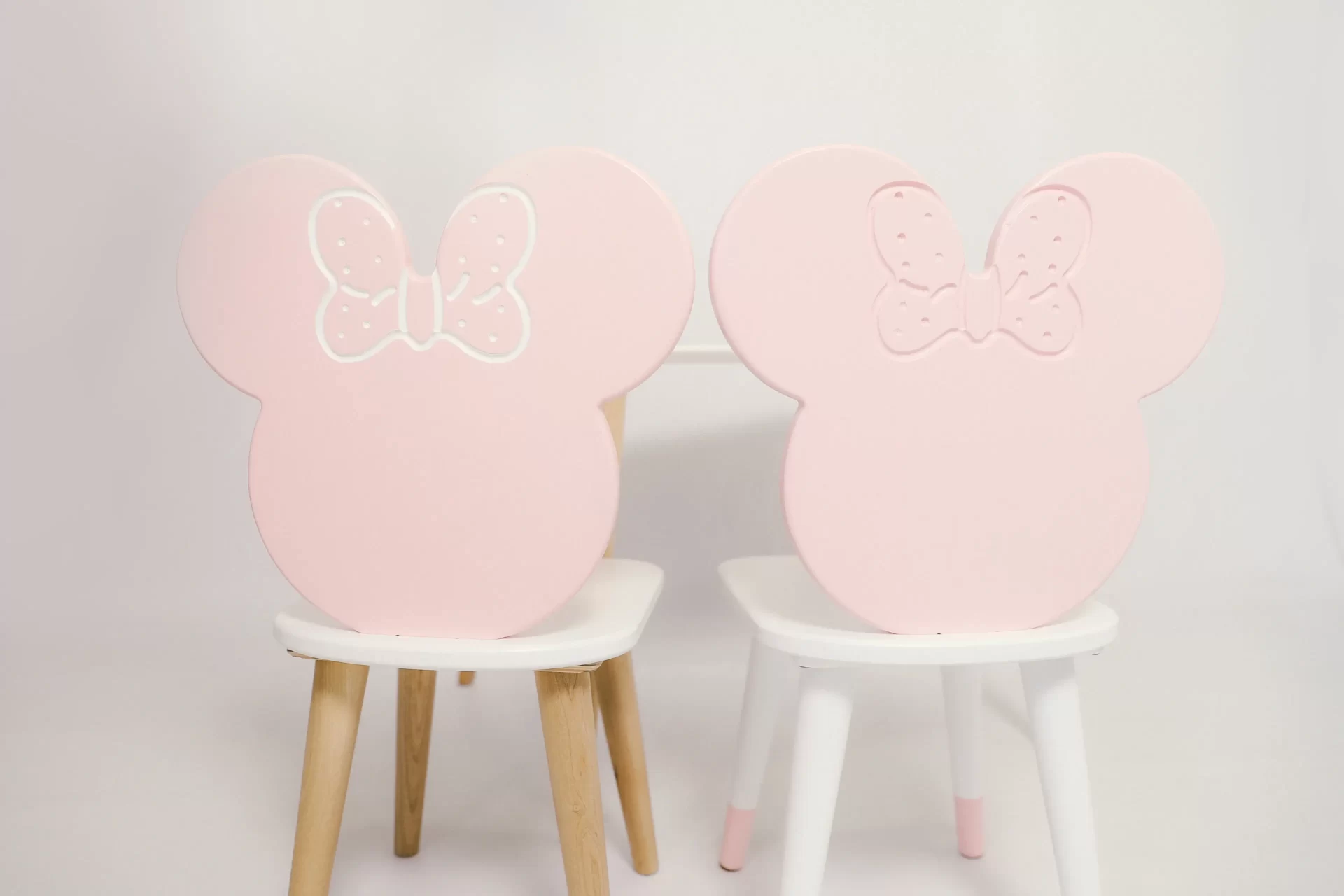Scaun Minnie Mouse Con ciorapi