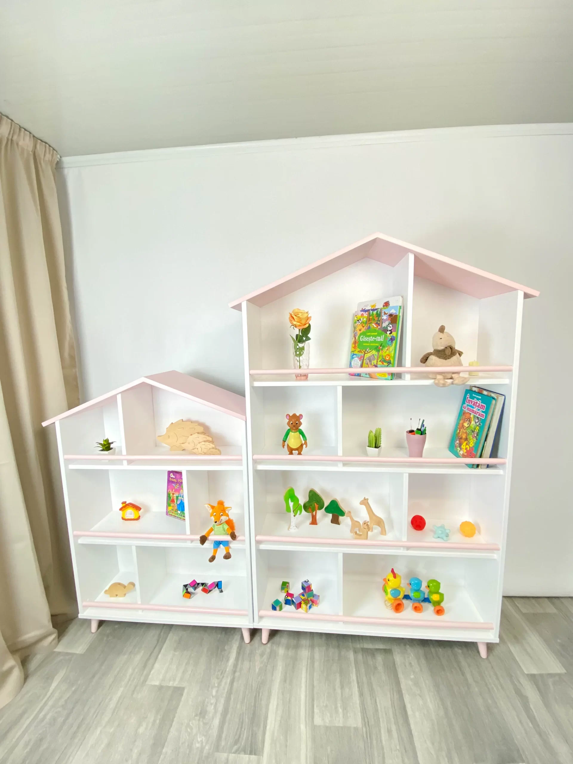 Bibliotecă pentru copii alb-persic