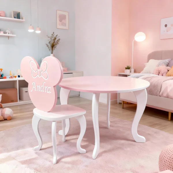 Masă rotundă roz și scaun Minnie Mouse personalizat cu numele copilului
